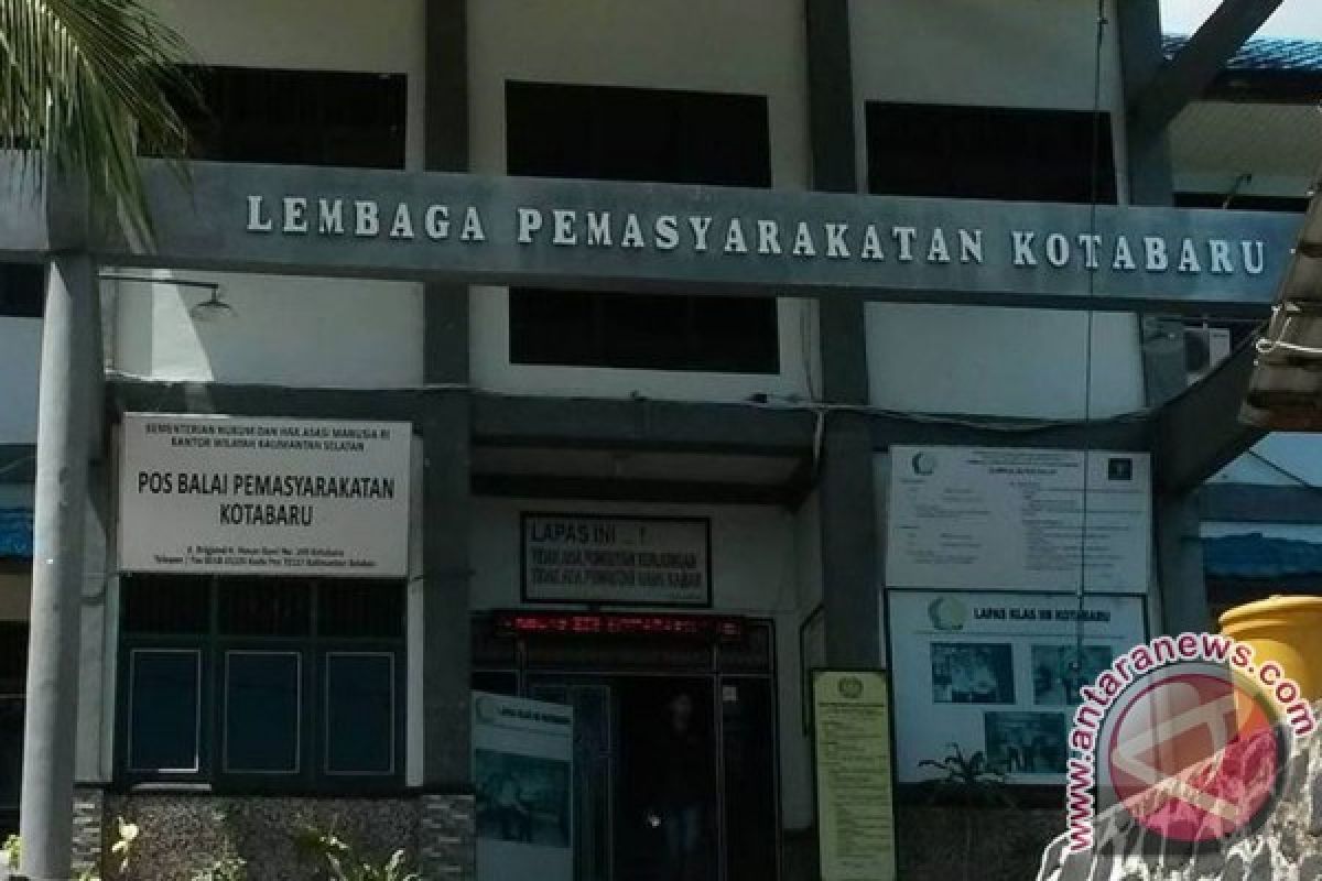 Ratusan napi lapas Kotabaru terpaksa tidur bergelantungan