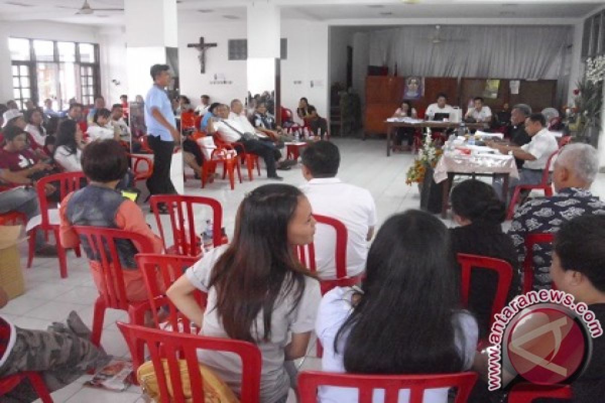 Mgr Suwatan-Mgr Pius: 2nd IYD Manado Luar Biasa