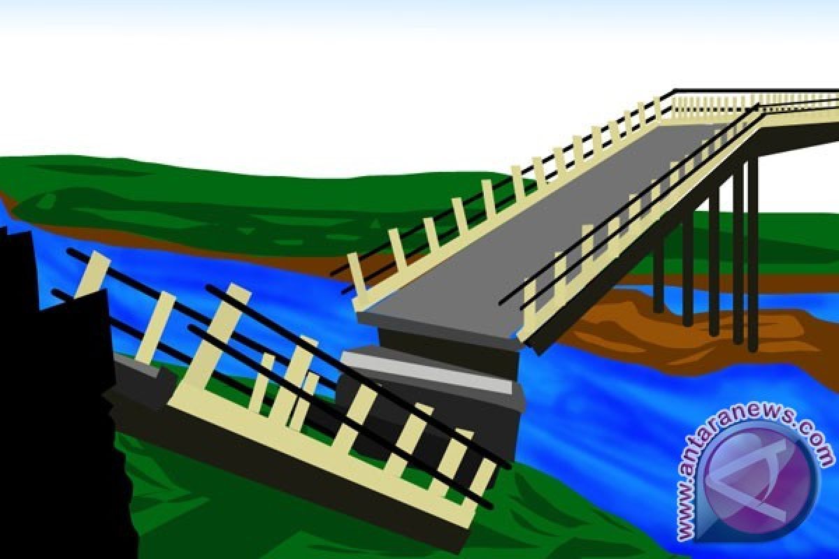 Korban Luka Jembatan Roboh Jadi 30 Orang