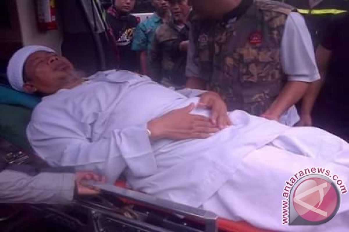 Abu Jibril Pingsan Setelah Ikut Demo Ahok