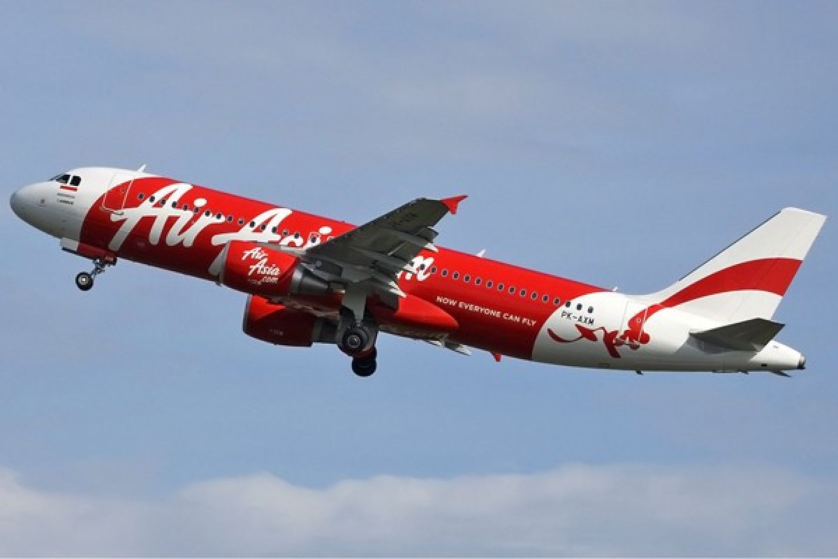 Pesawat AirAsia putar balik ke Australia karena dekompresi kabin