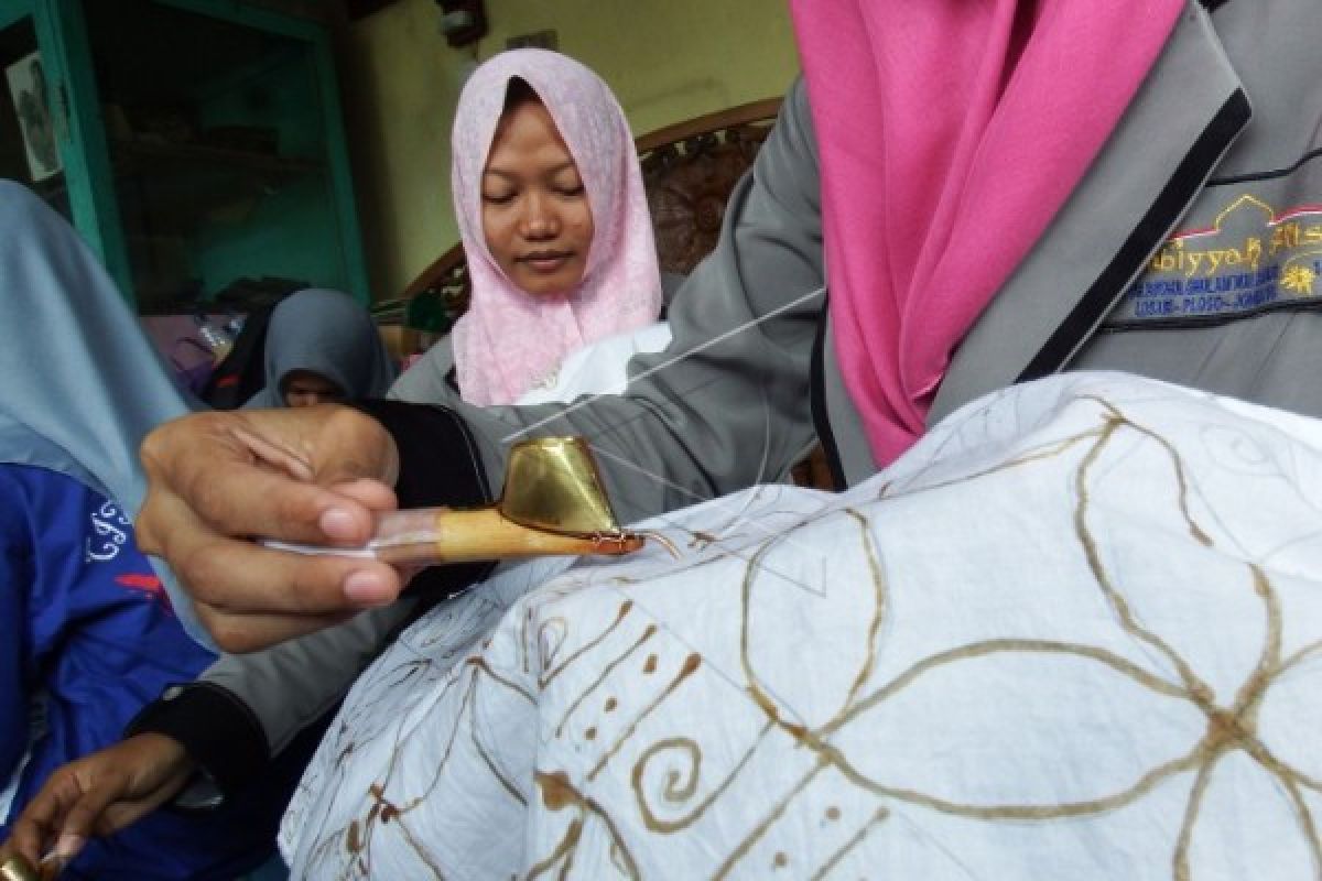 Siswa SLB Temanggung Dibekali Keterampilan Membatik