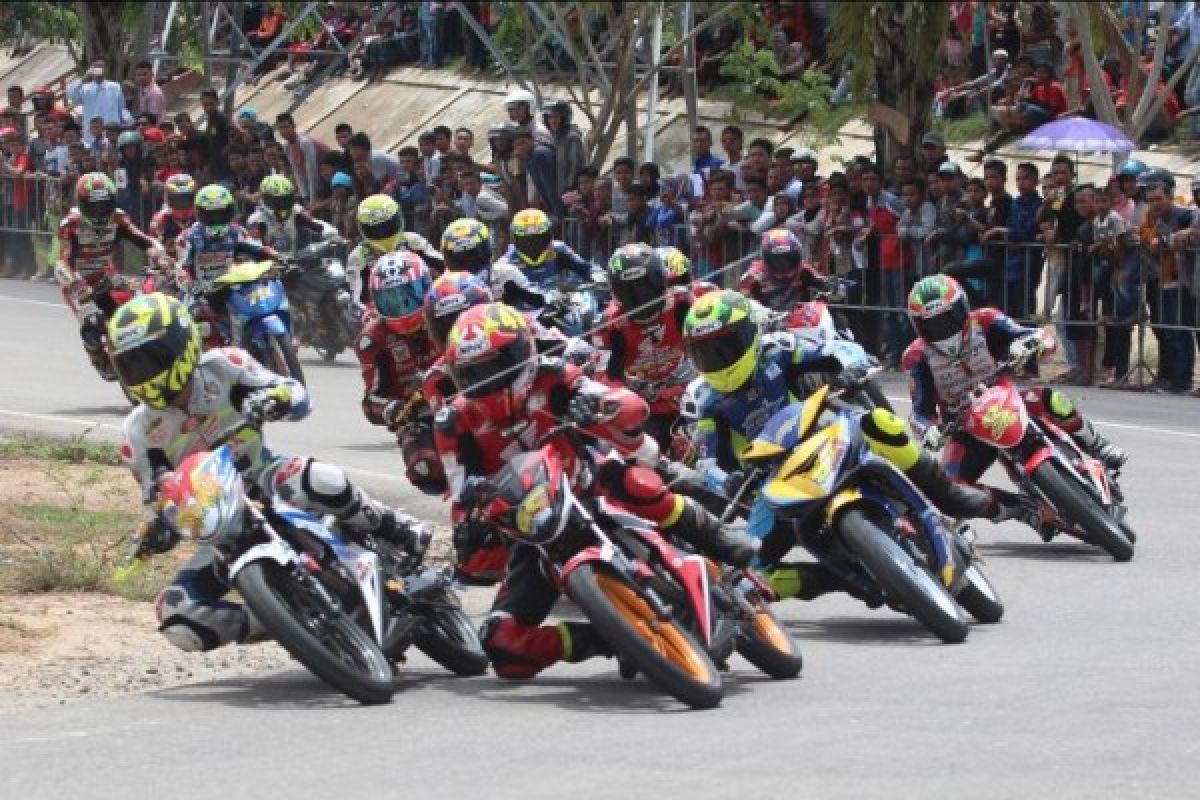 Ratusan Pebalap Ikuti Kejurnas Motoprix 2016