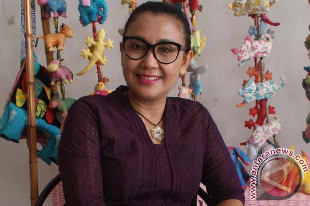 Melestarikan Tradisi Dengan Produk Boneka Batik Bali