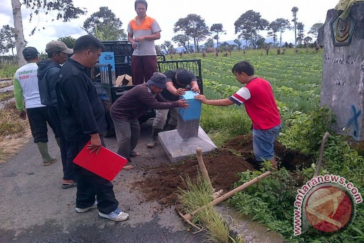 Rejanglebong pasang 57 patok batas desa