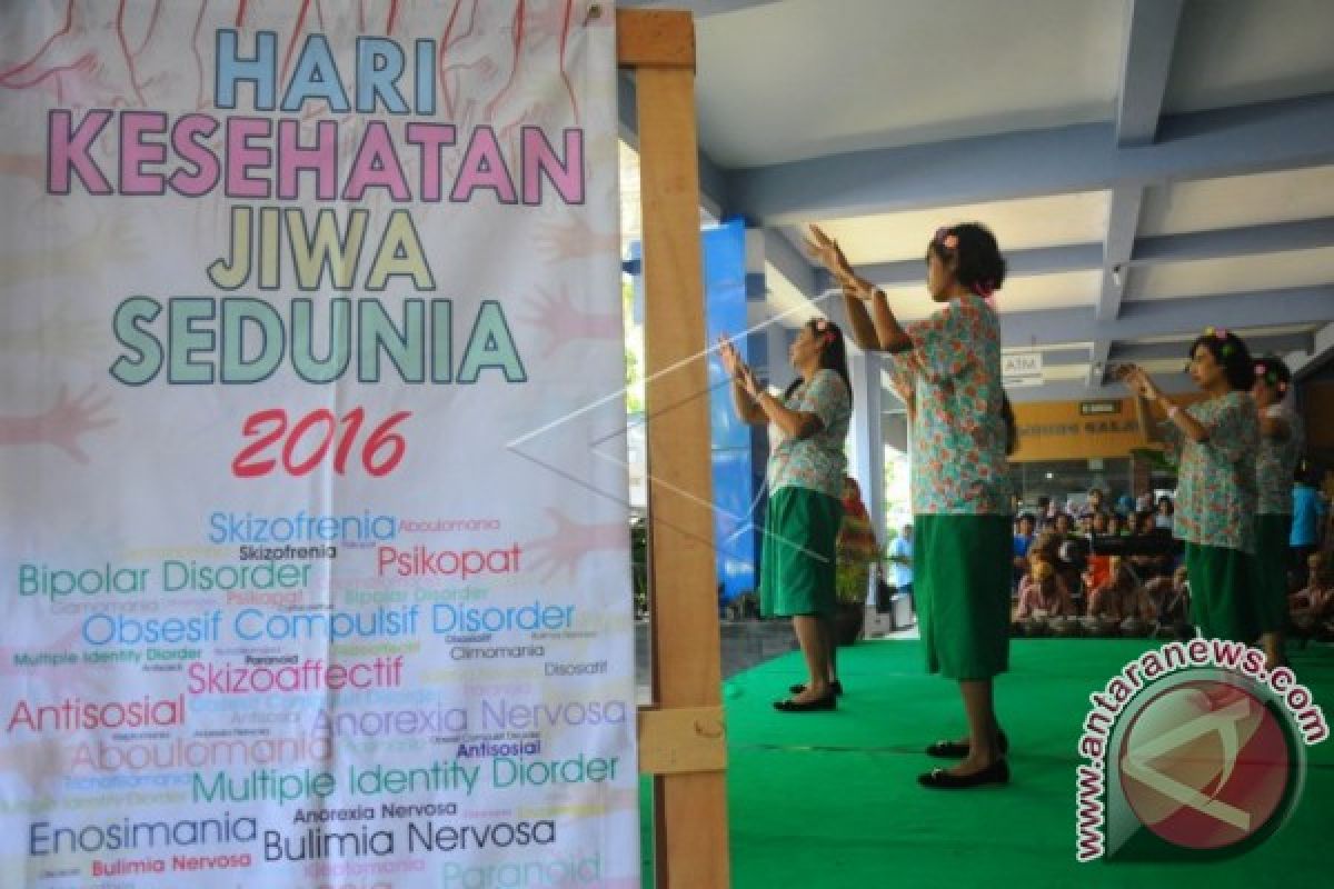 Orang gila di Jembrana nyaris membakar rumah