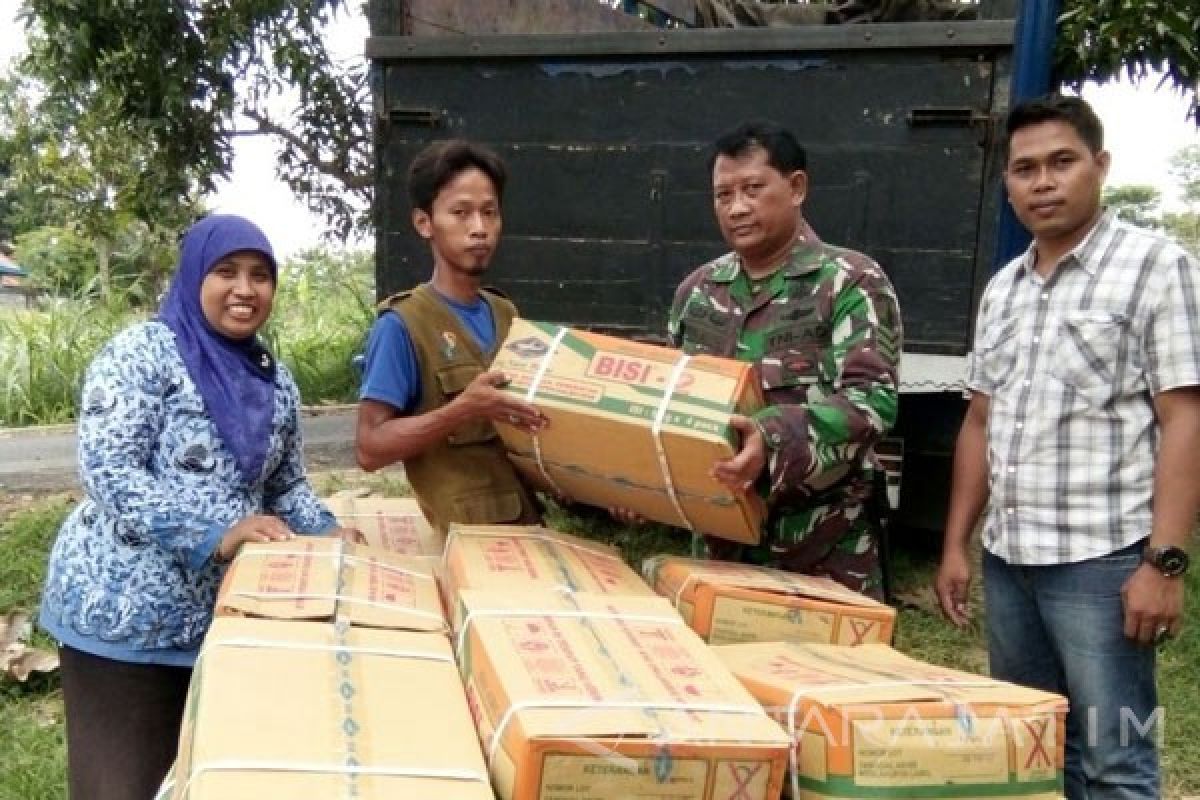 TNI Bangkalan Bantu Distribusikan Pupuk Bersubsidi