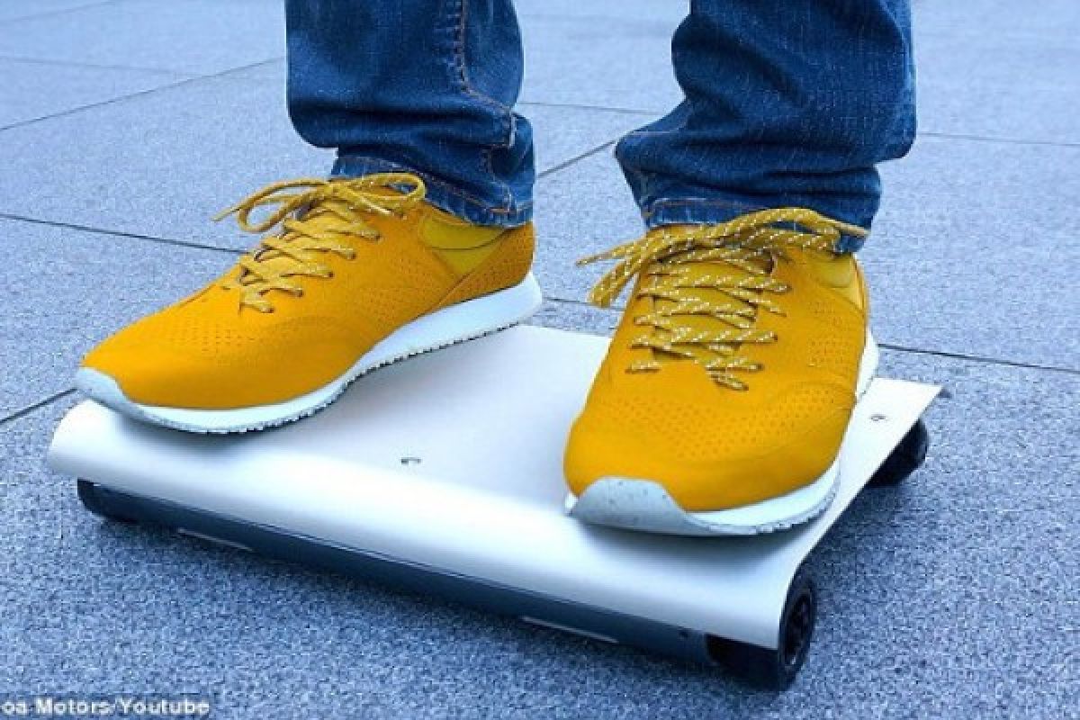 Laptop-Sized Car 'Walkcar' To Be Available For Pre-Order 