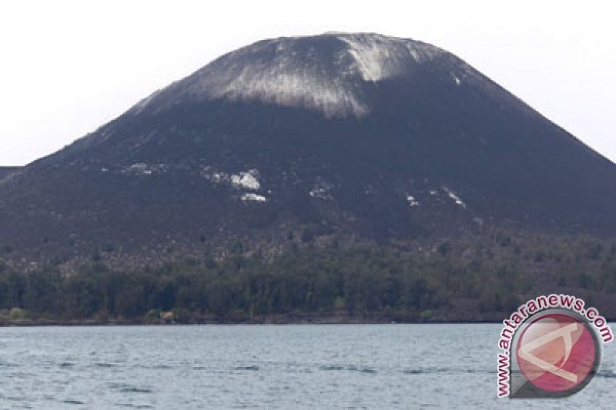 Gunung Anak Krakatau dalam status waspada