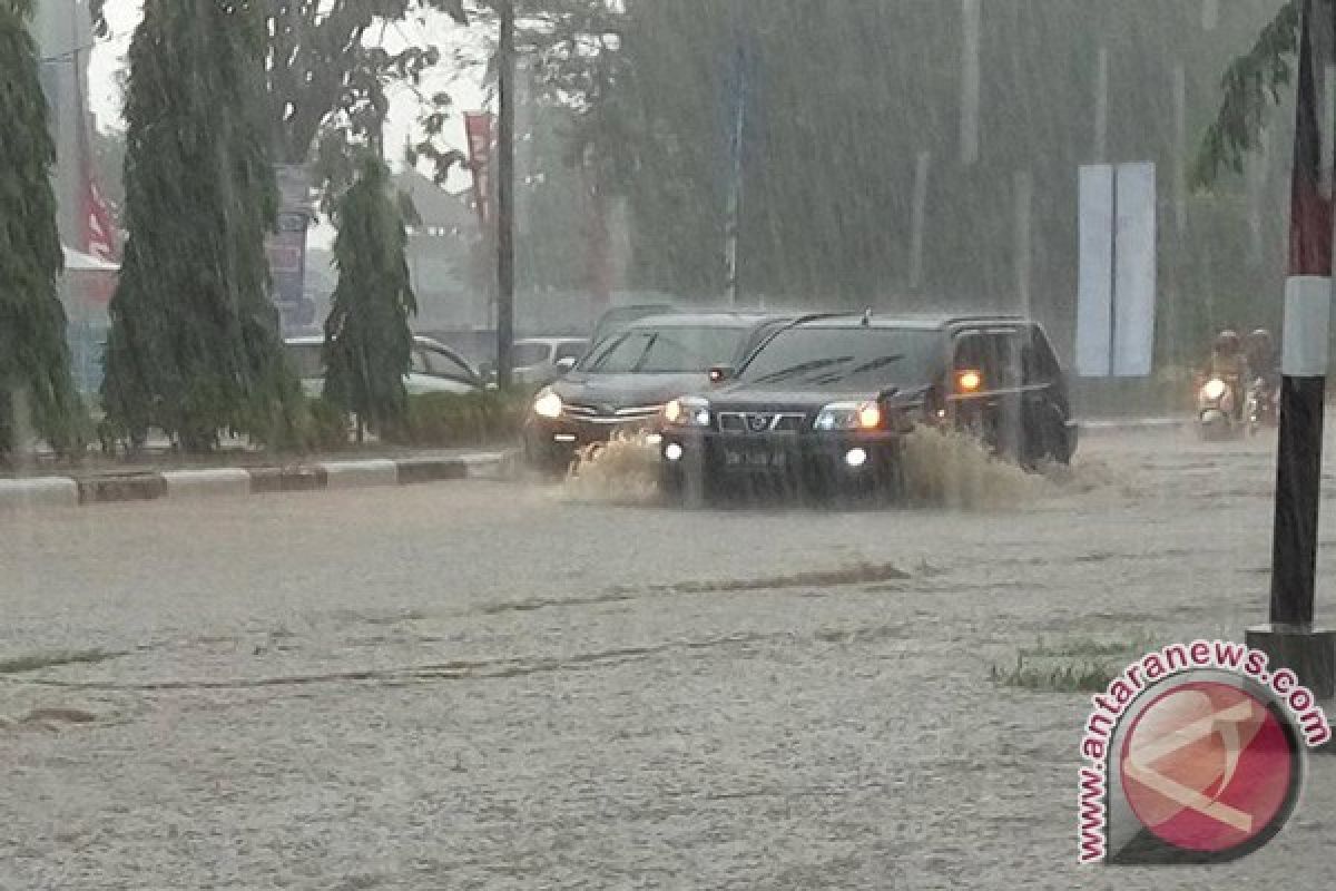 Banjir Landa Palu Sejumlah Permukiman Tergenang Air 