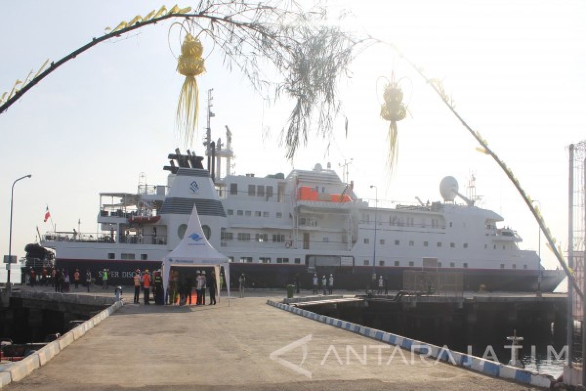 Pelabuhan Tanjung Wangi Pertama Kali Disandari Kapal Pesiar