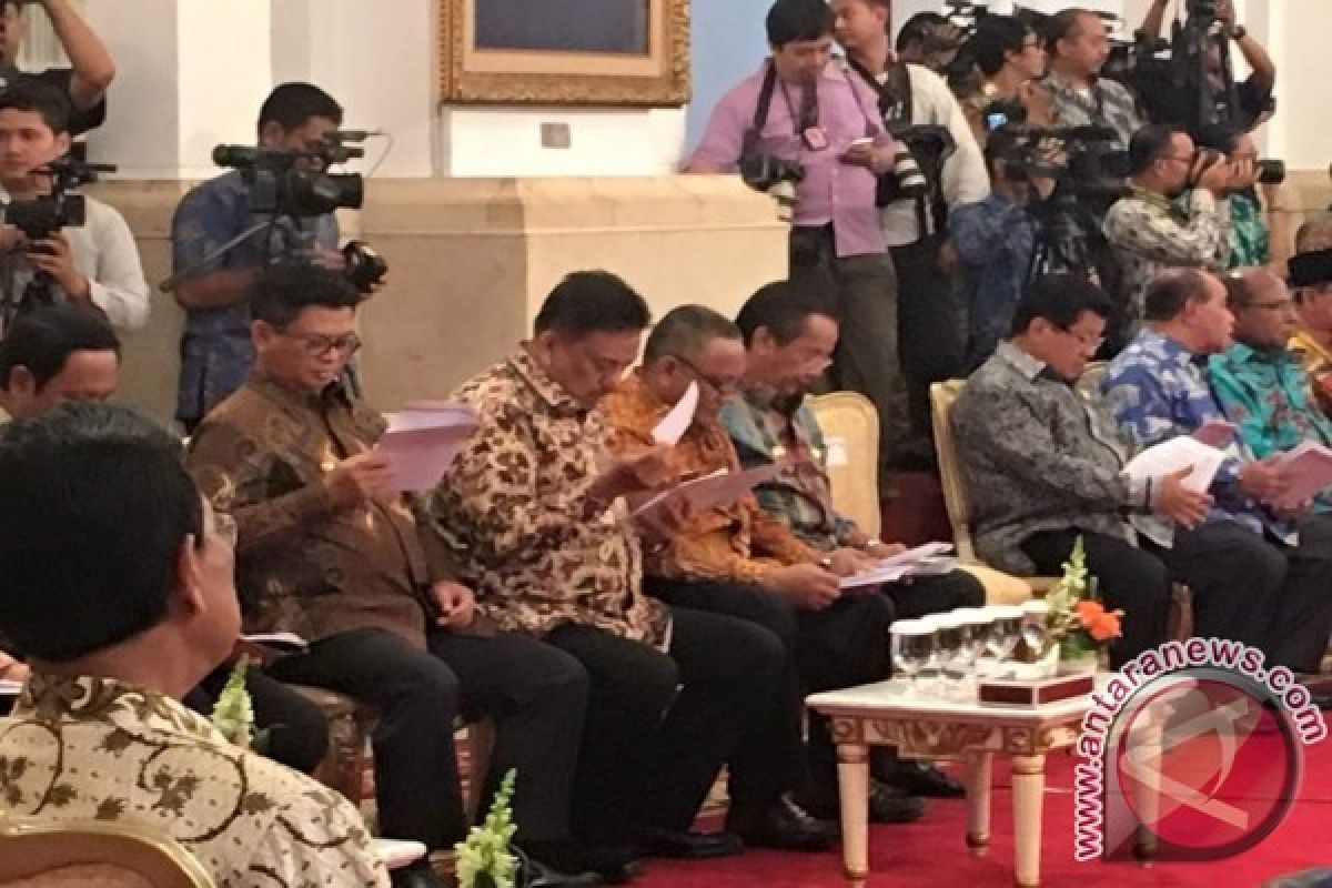 Presiden Jokowi Ingatkan Gubernur Berantas Pungutan Liar 