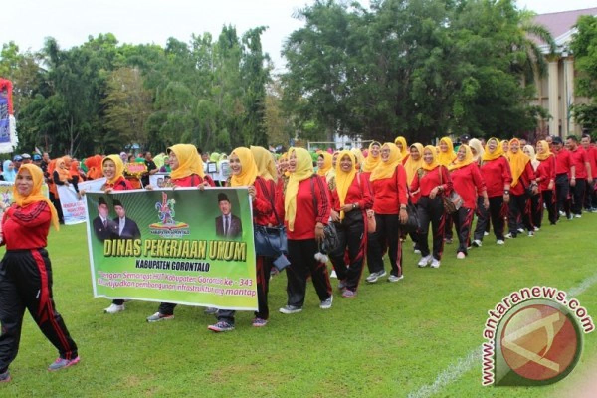 Ribuan Orang Ikuti Defile Pembukaan HUT Gorontalo