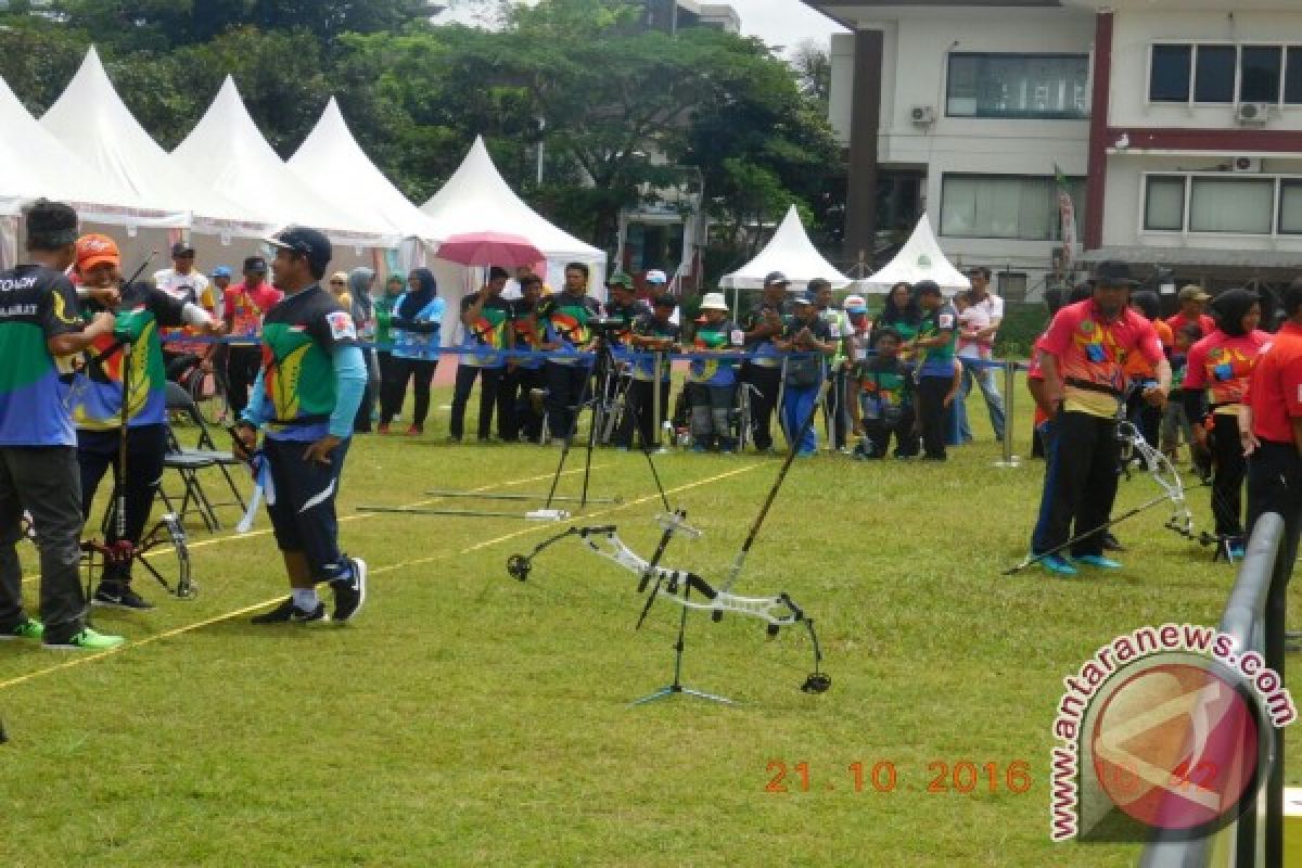 PEPARNAS - Jabar dan DIY bersaing ketat di cabang panahan