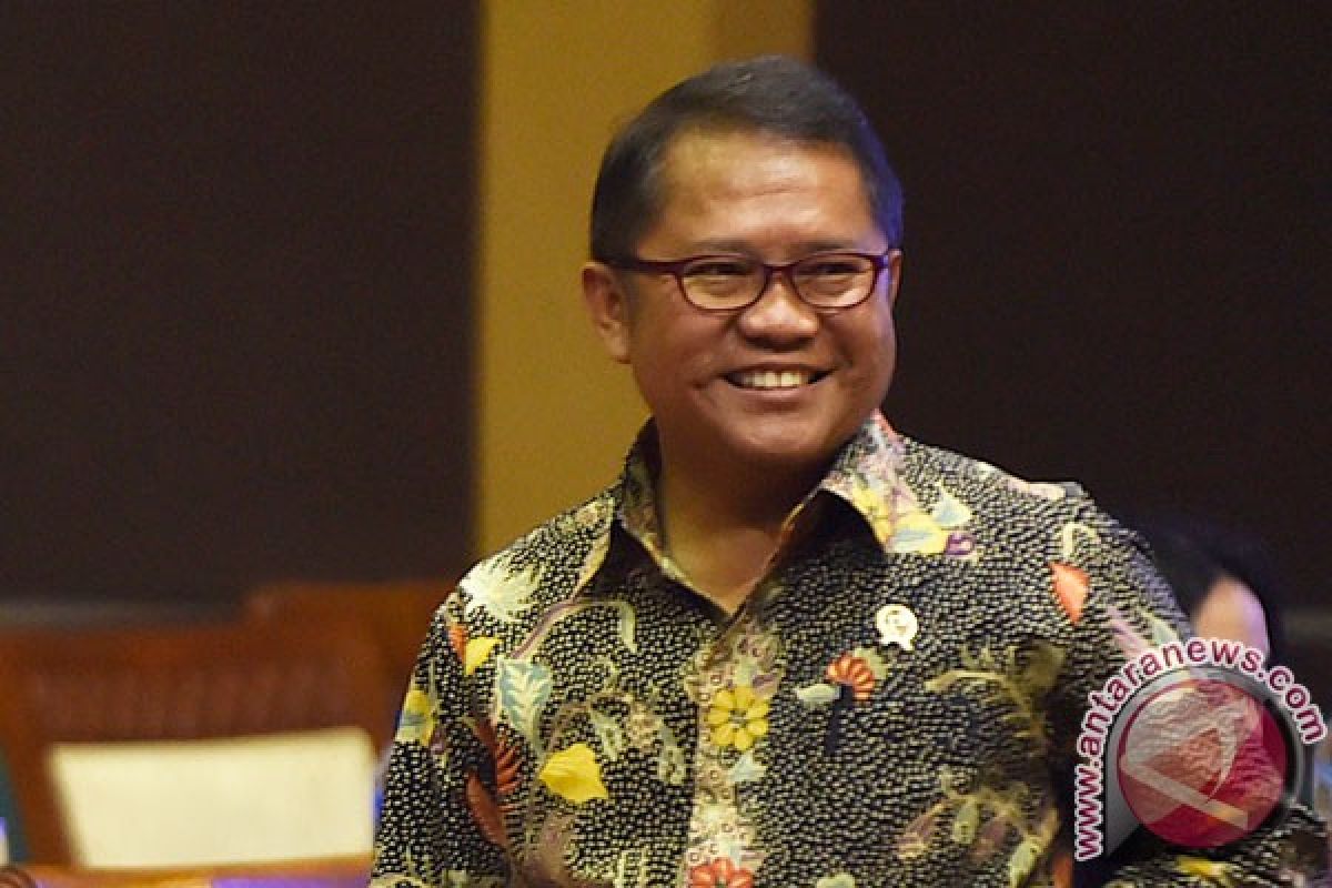 Menkominfo: BTS seluruh perbatasan Kalimantan beroperasi 2017