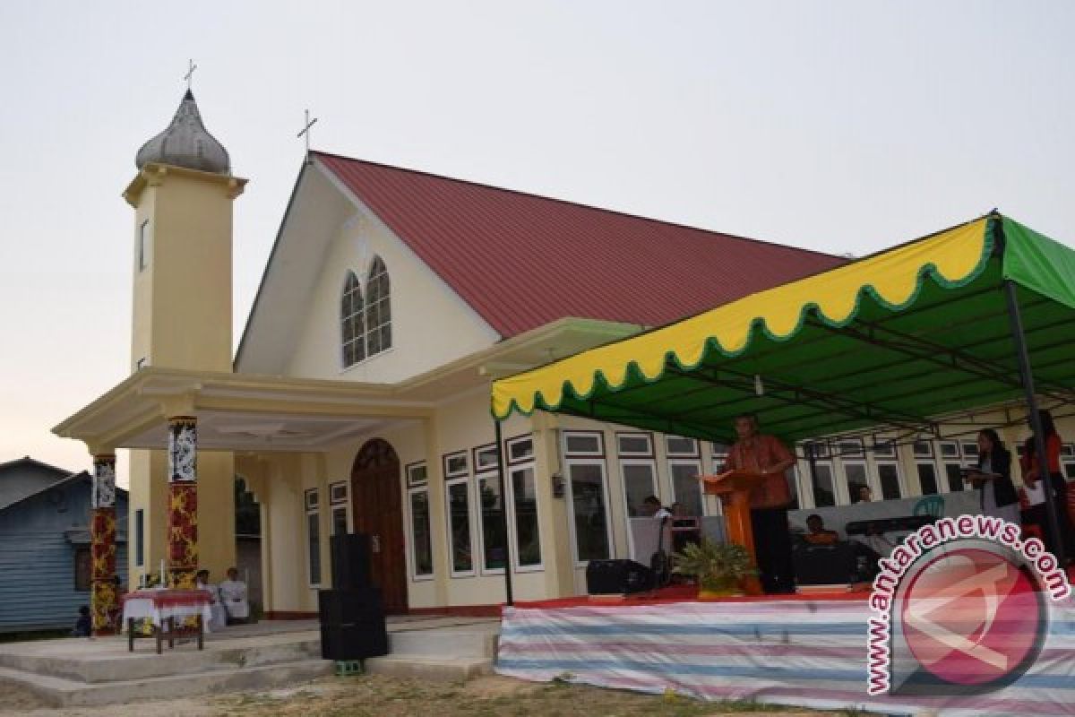 Bupati Sintang Resmikan Gereja Katolik di Jerora