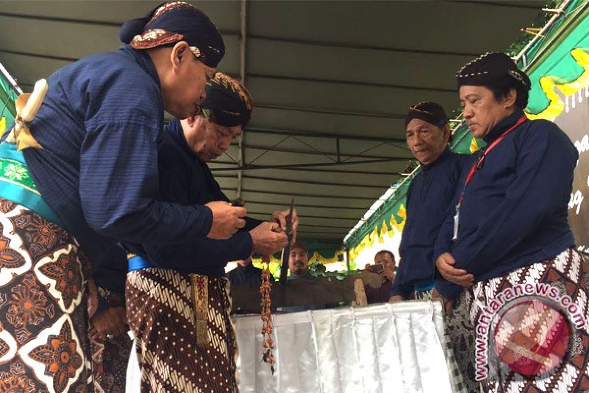 Jamasan pusaka Yogyakarta ingatkan pemimpin perhatikan rakyat