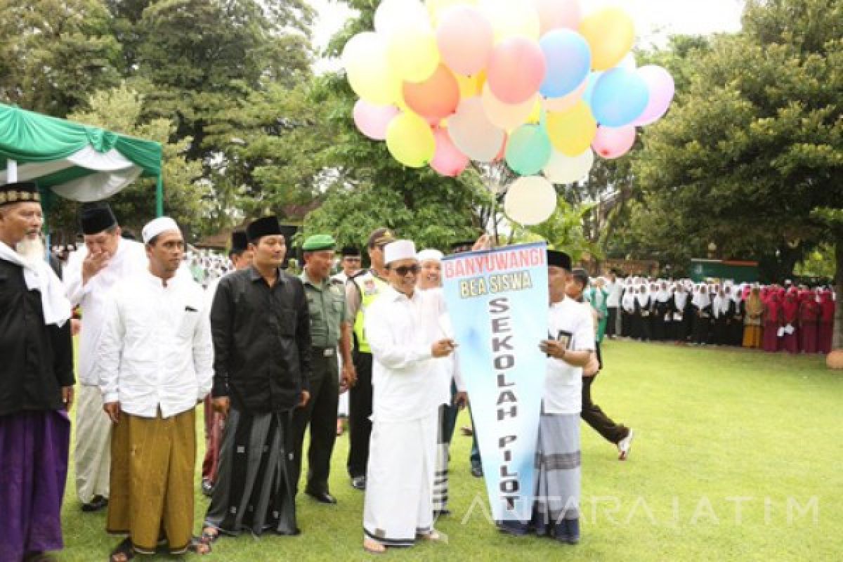 Banyuwangi Luncurkan Beasiswa Sekolah Pilot untuk Santri