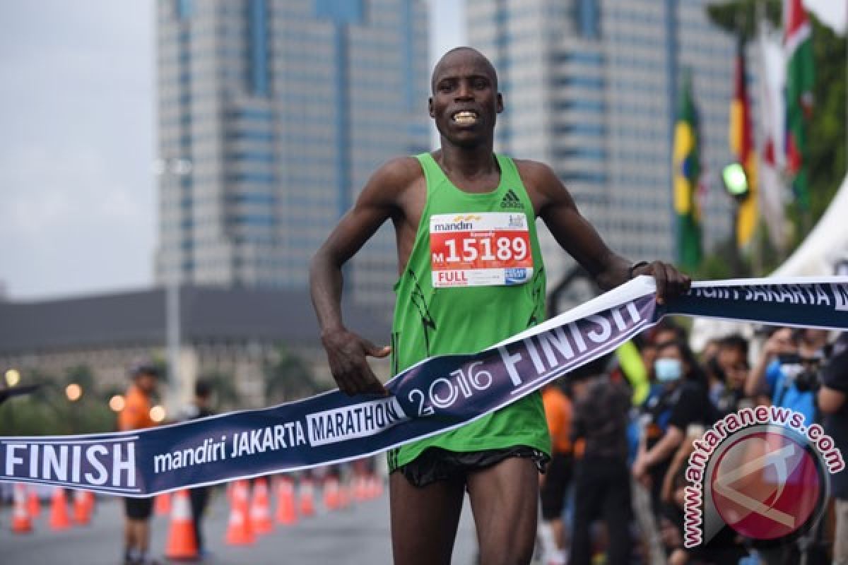 Pemenang Jakarta Marathon 2016 keluhkan hadiah