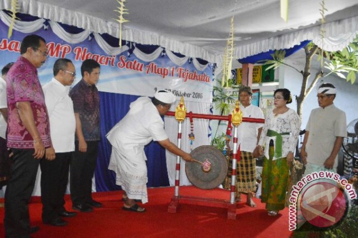 Bupati Buleleng Resmikan SMP Satu Atap Tejakula