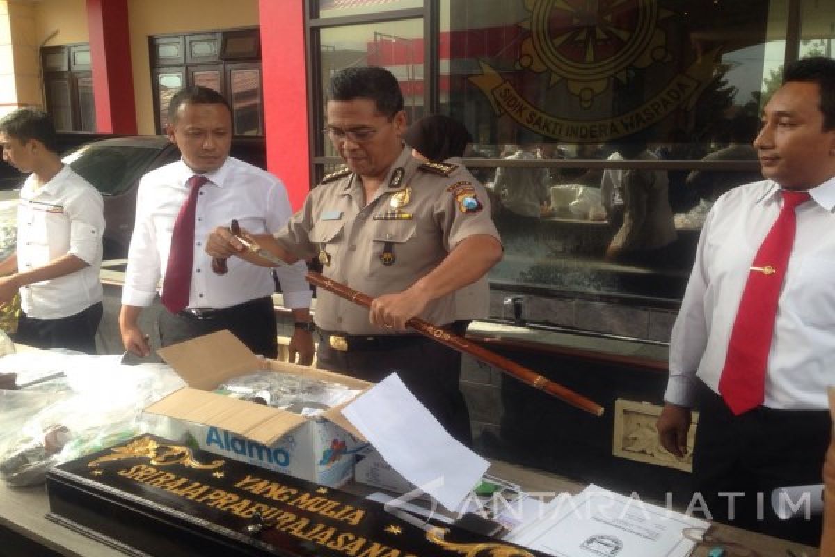 Polda Jatim Gelar Barang Bukti Dimas Kanjeng