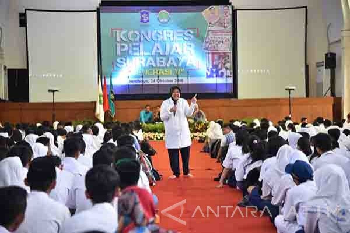 Risma Ingatkan Siswa Cerdas Mengakses Media Sosial