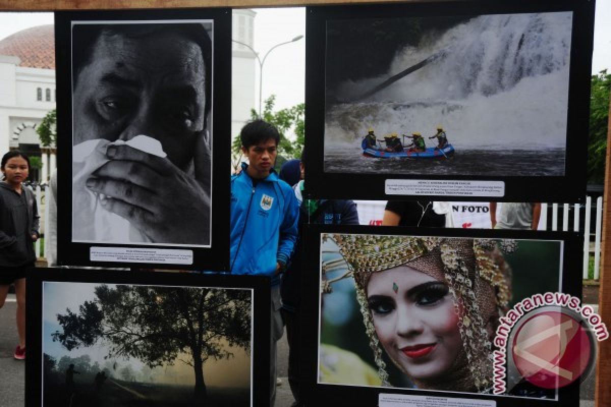 60 Karya Terbaik Pewarta Foto Pontianak Dipamerkan