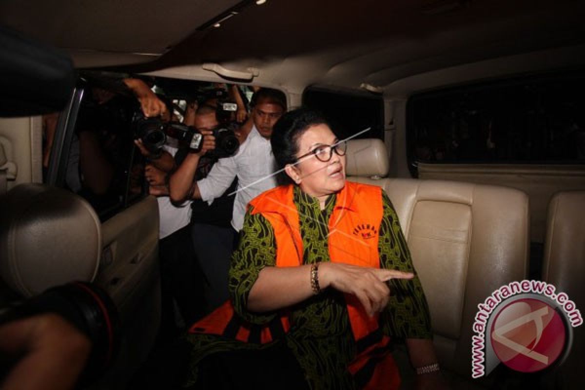 KPK resmi tahan mantan Menkes Siti Fadilah