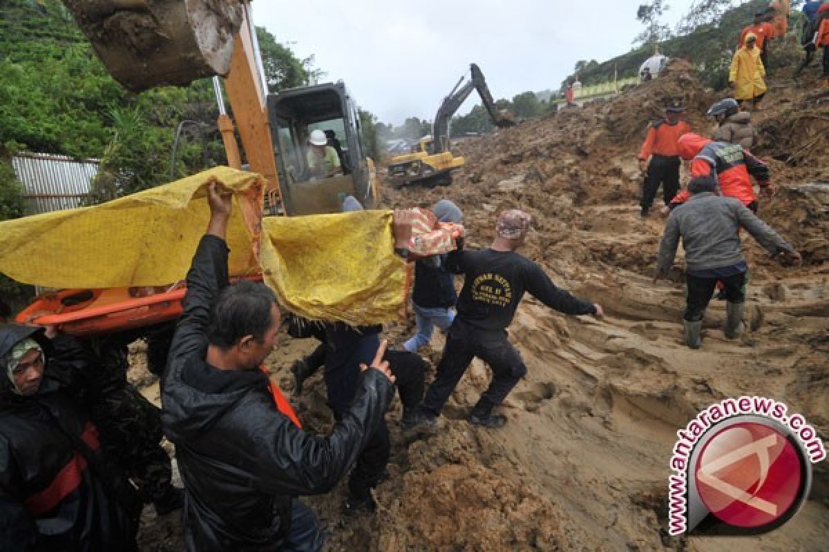 SAR Temukan Satu Korban Lagi Longsor Karanganyar