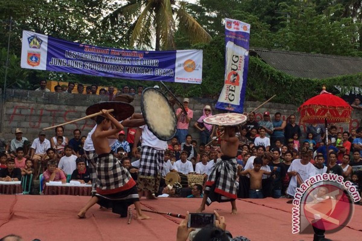 Festival Gebug Seraya Karangasem Selama Dua Hari