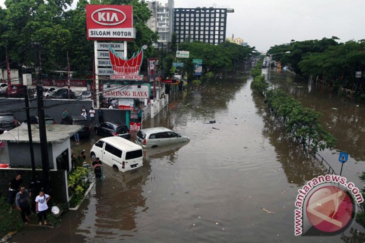 Banjir rendam Jalan Raya Bandung-Majalaya