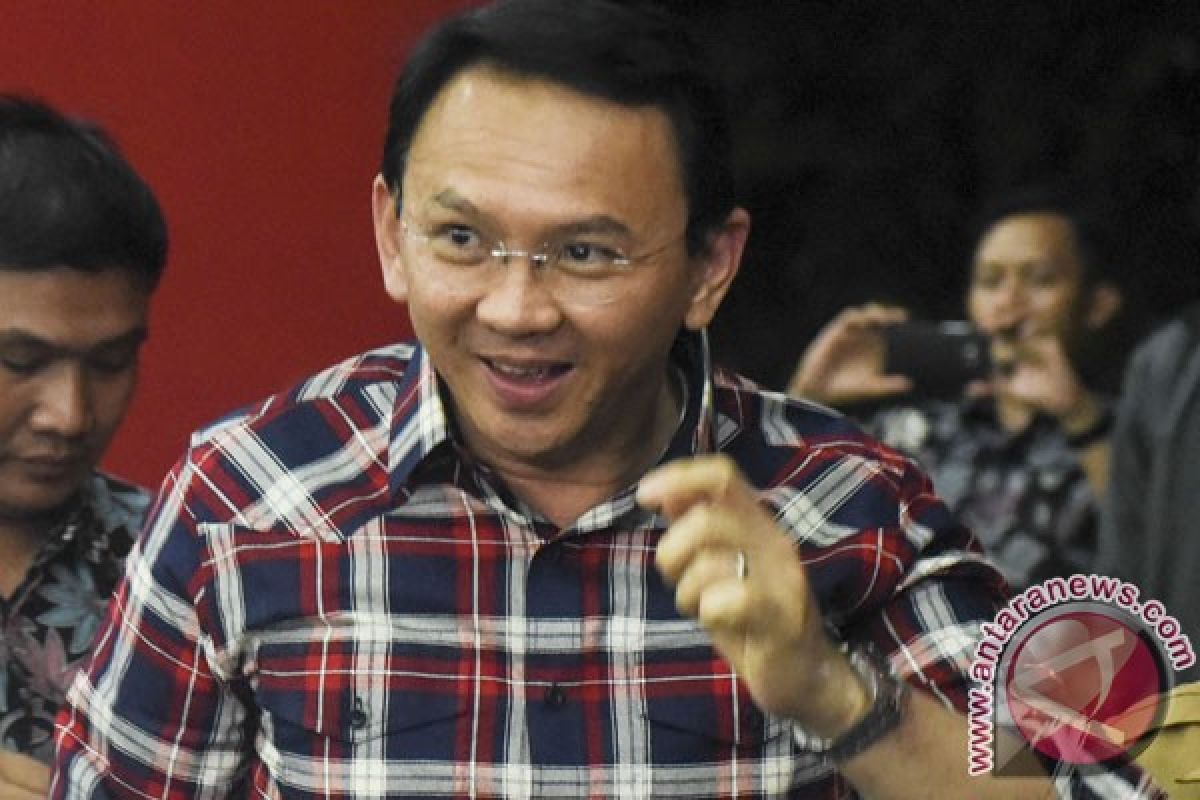  Ahok dilarang keluar negeri karena berstatus tersangka