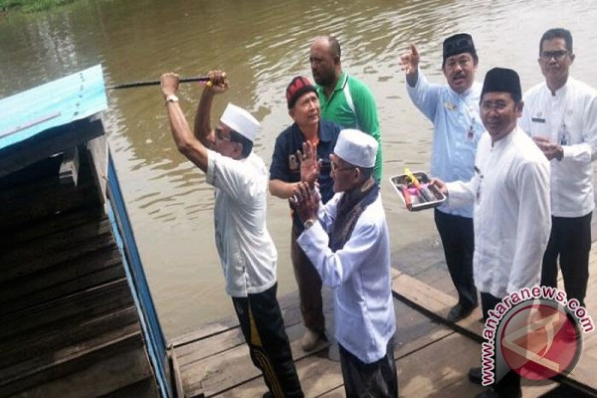 Bupati Canangkan Sungai Martapura Bebas Jamban Apung 