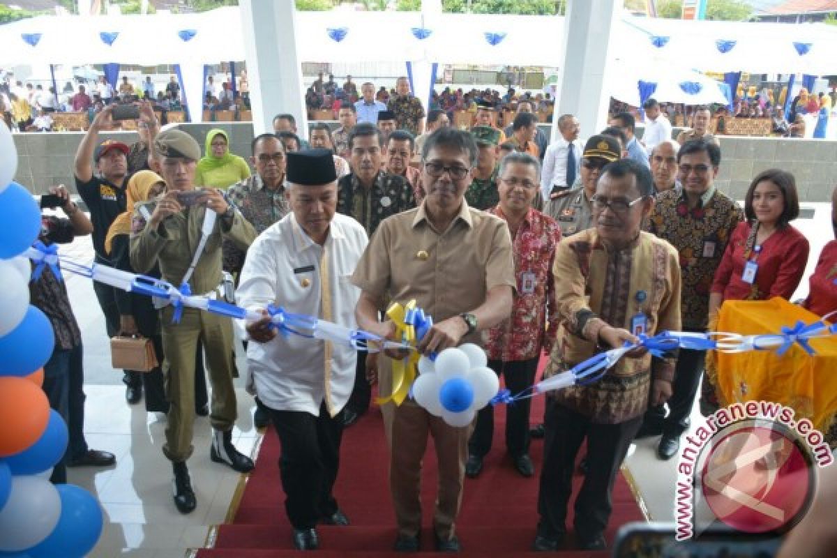 Gubernur Minta Bank Nagari Batusangkar Tingkatkan Pelayanan