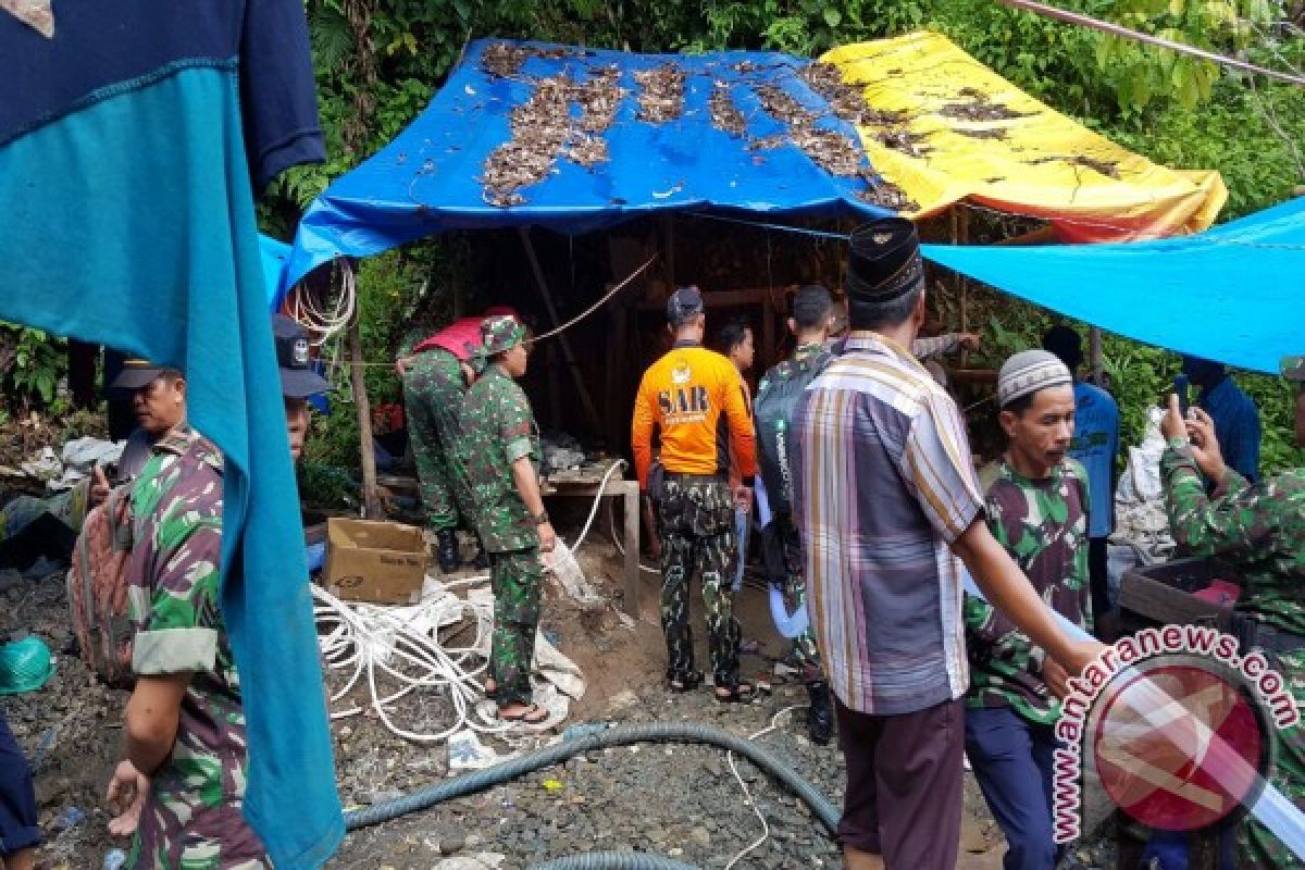 BPBD: sebelas penambang emas tertimbun belum dievakuasi