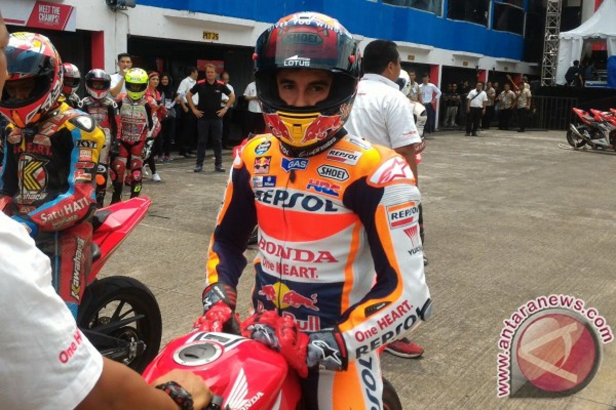 Marc Marquez bagi petuah ke siswa AHRS