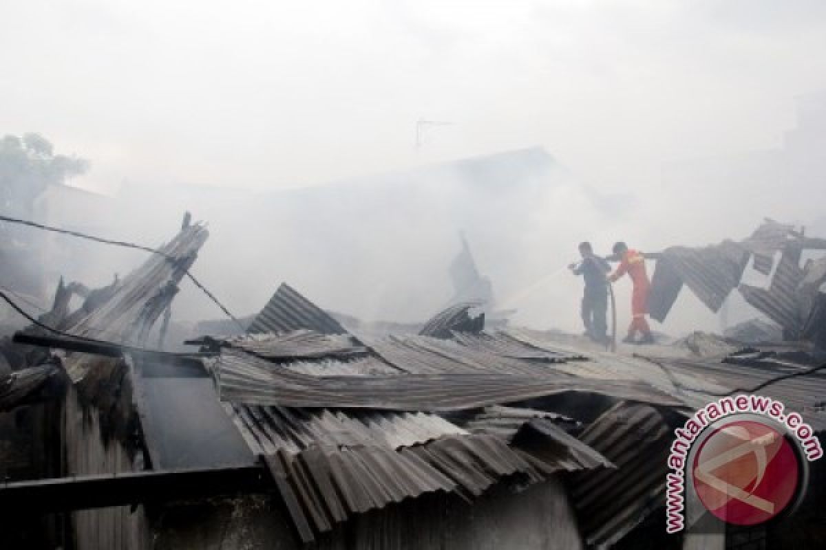 Kebakaran Hanguskan 25 Rumah Di Kota Makassar 