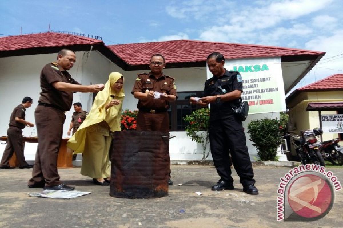 Kejari Ketapang Musnahkan Barang Bukti Kasus Narkoba