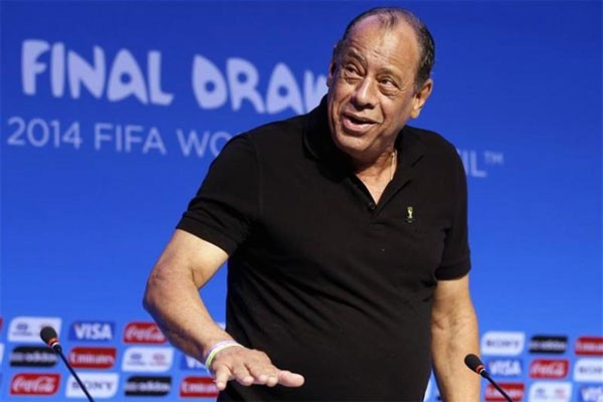 Carlos Alberto meninggal dunia karena serangan jantung