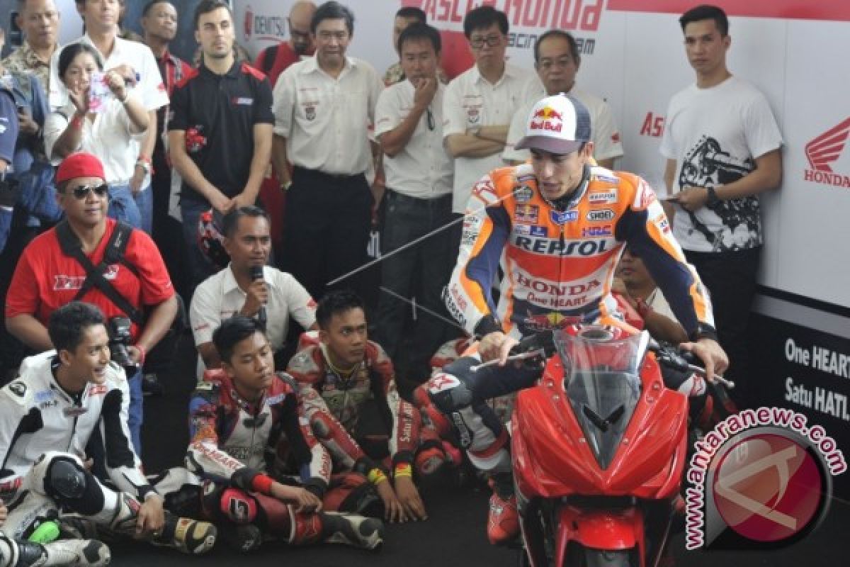 Marc Marquez Beri 'Coaching Clinic'