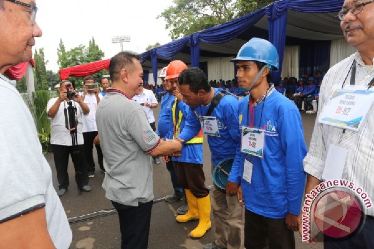 Tingkatkan kompetensi dan keselamatan kerja, Kementerian PUPR sertifikasi 1800 tenaga kerja konstruksi 