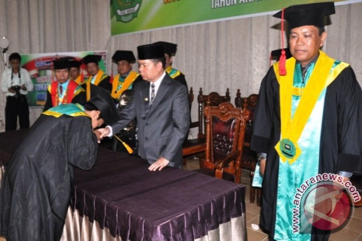 Selamat! 360 Lulusan STAI Kapuas Diwisuda