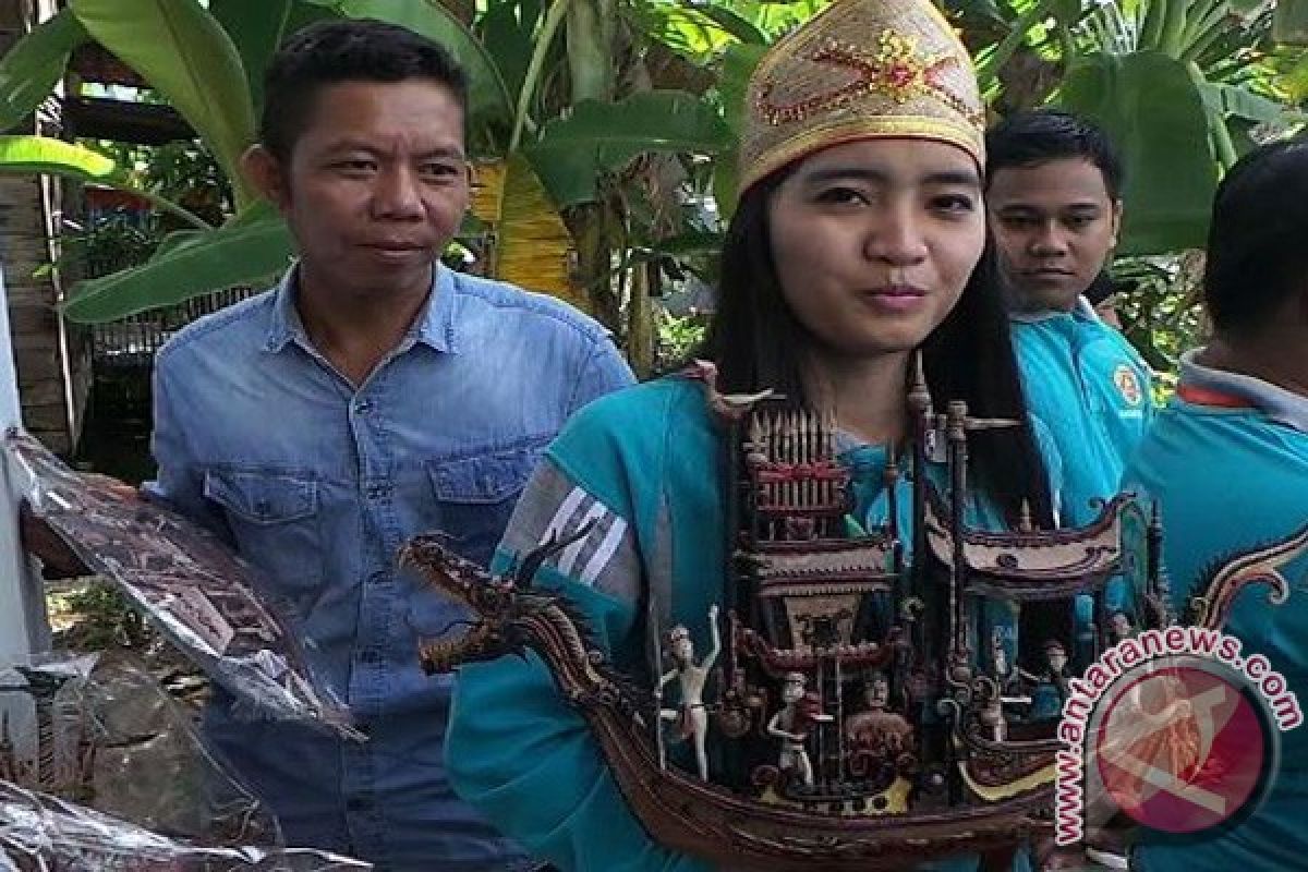 Keunikan Kerajinan Getah Nyatu Kapuas Makin Diminati 