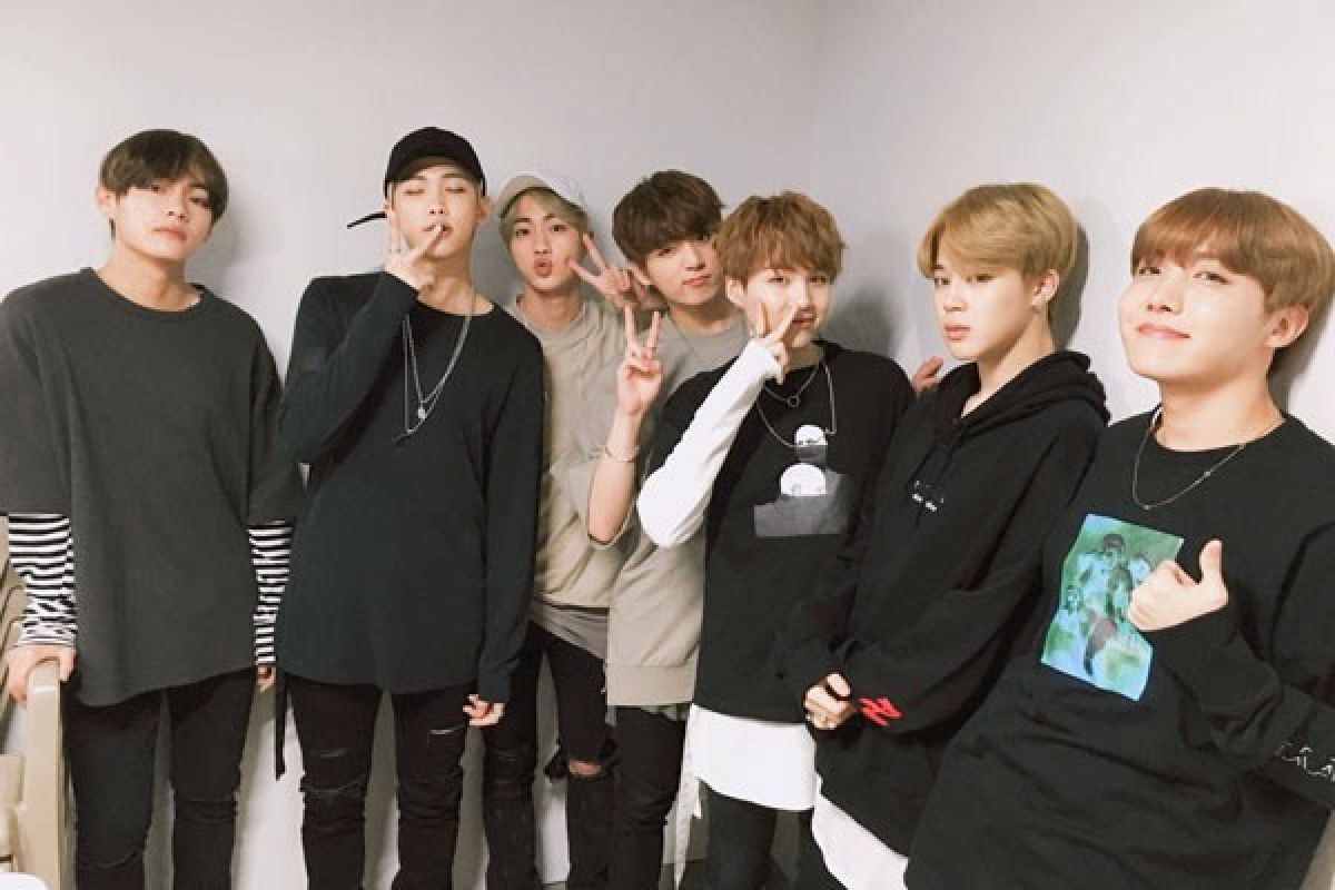 BTS "Fire" tembus 200 juta kali ditonton