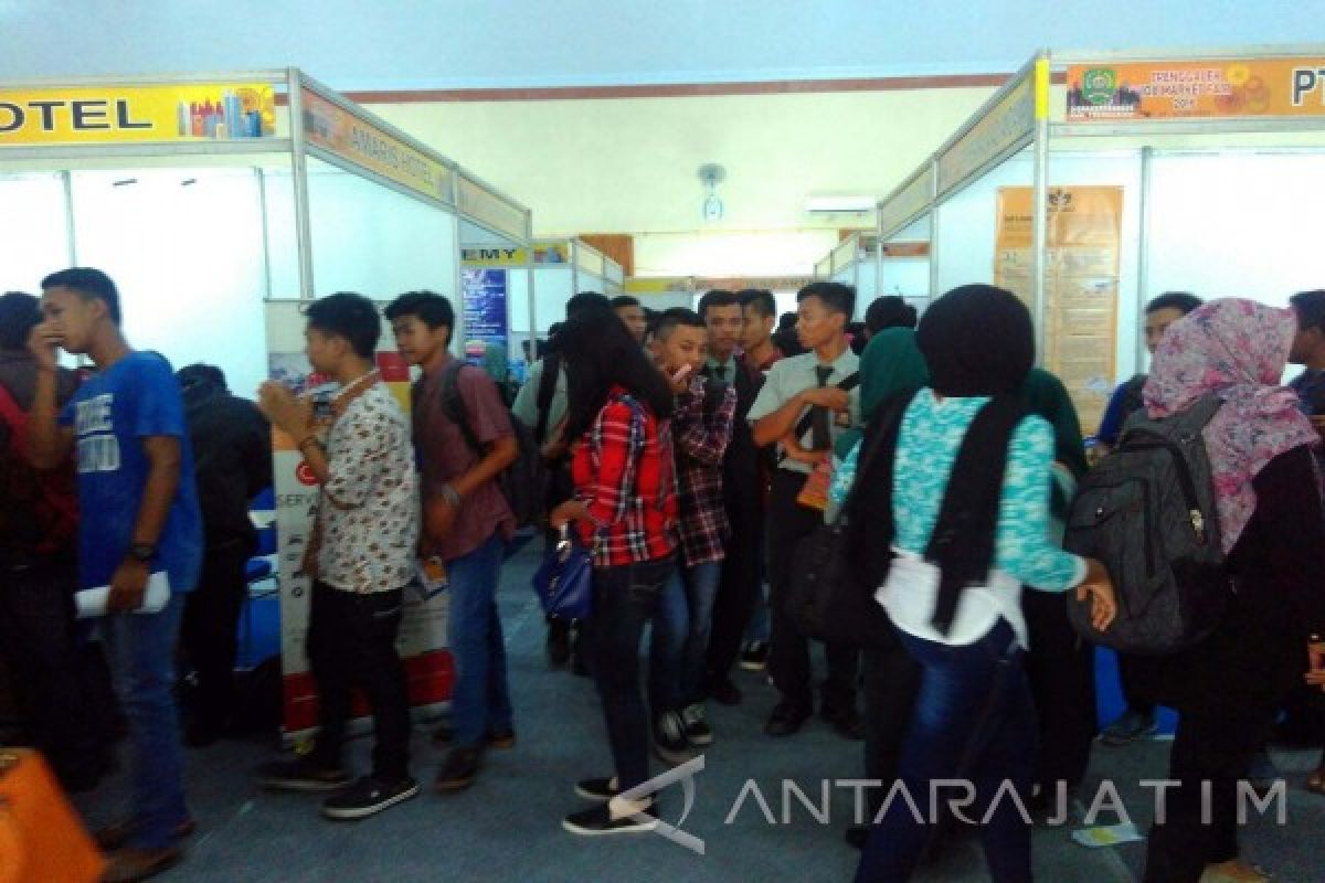 Ribuan Pencari Kerja Datangi 