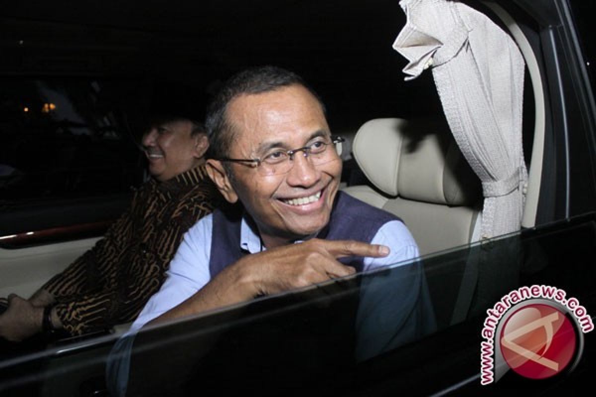 Ternyata! Dahlan Iskan Ditahan Karena Tanda Tangan