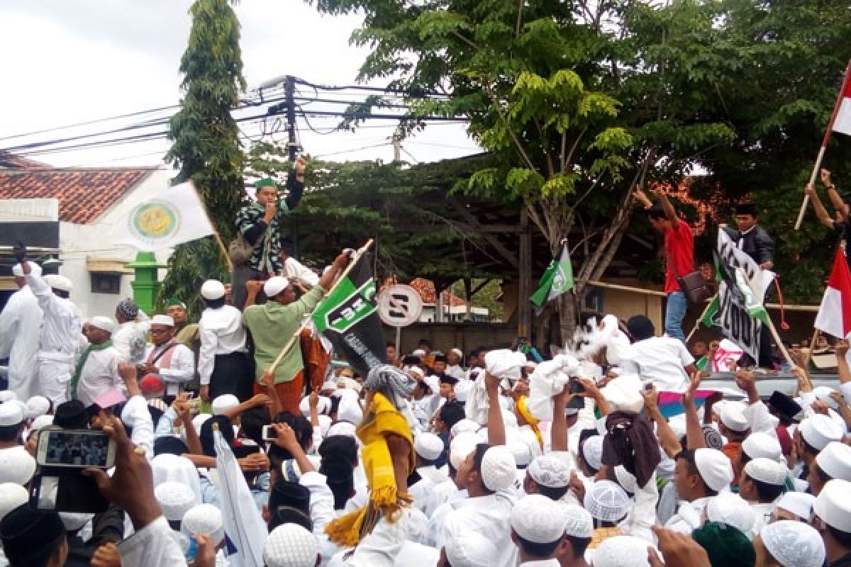 Ribuan Muslim Tuntut Polri Tuntaskan Penistaan Agama