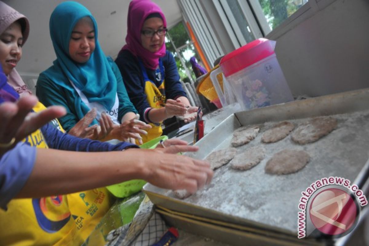 Pelatihan Membuat Pempek 