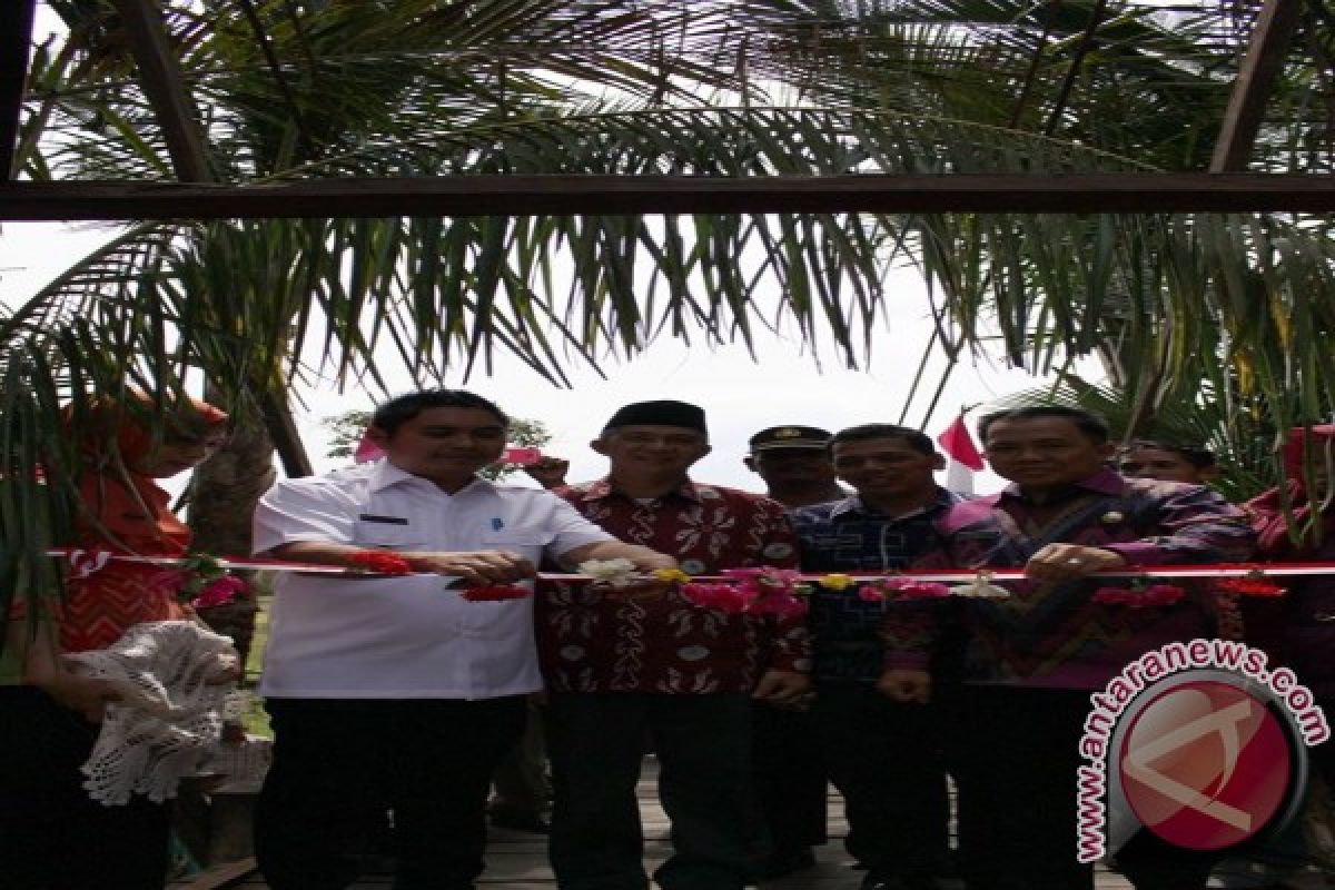 Bupati Resmikan Jembatan Gantung Pulau Tanjung 