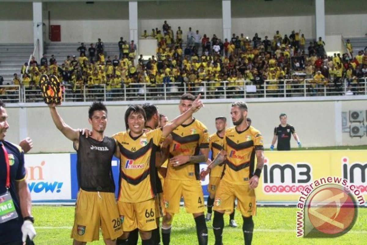 Mitra Kukar Tumbangkan Madura United 2-1